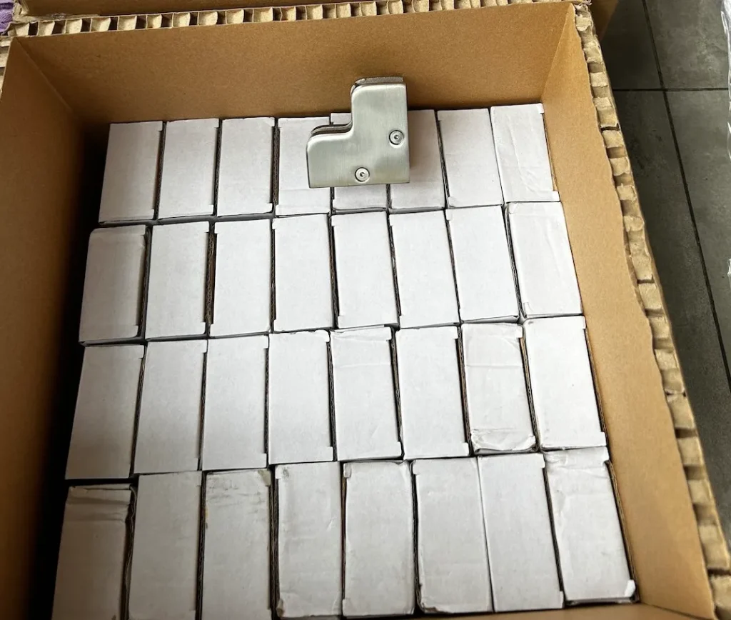 glass balustrade clamps packing